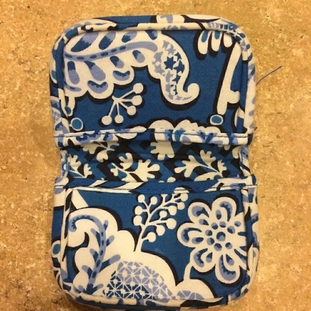 Vera Bradly small case